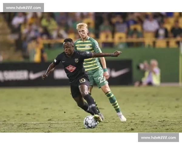 高清足球赛事直播APP下载指南畅享全球赛场精彩即时比分数据分析权威解说 - 副本 (38) - 副本 - 副本